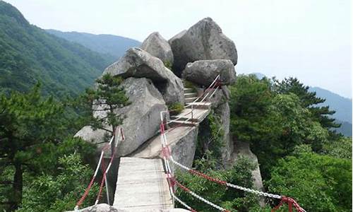 罗田薄刀峰门票价格多少_罗田薄刀峰风景区和天堂寨景区哪个好玩