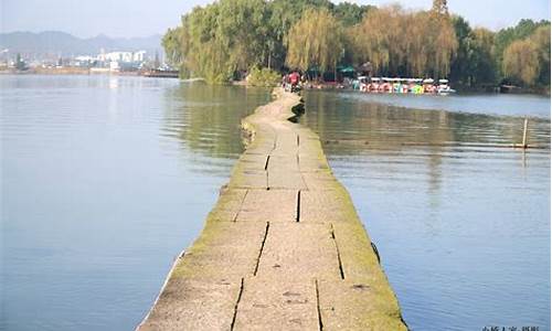 柯岩景区鉴湖古纤道在哪里_柯岩风景区鉴湖